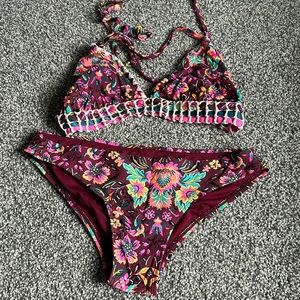 This bikini is super cute and tropical. It is such a cute pattern.